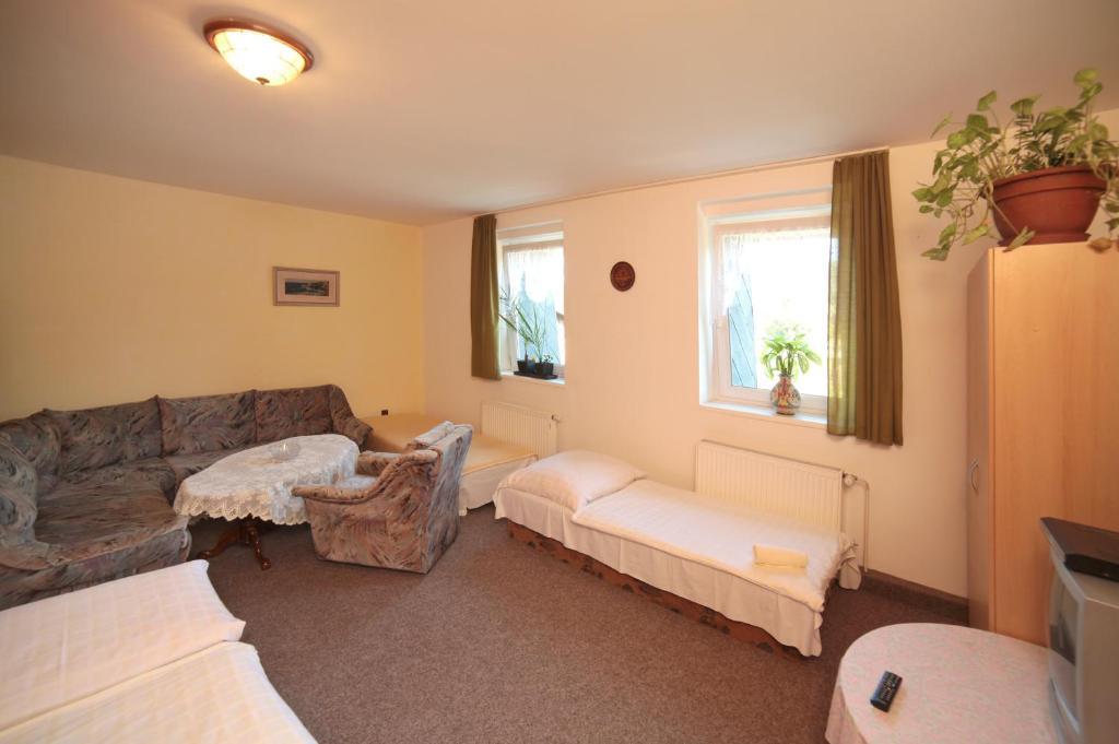 Pension U Kastanu Karlovy Vary Chambre photo
