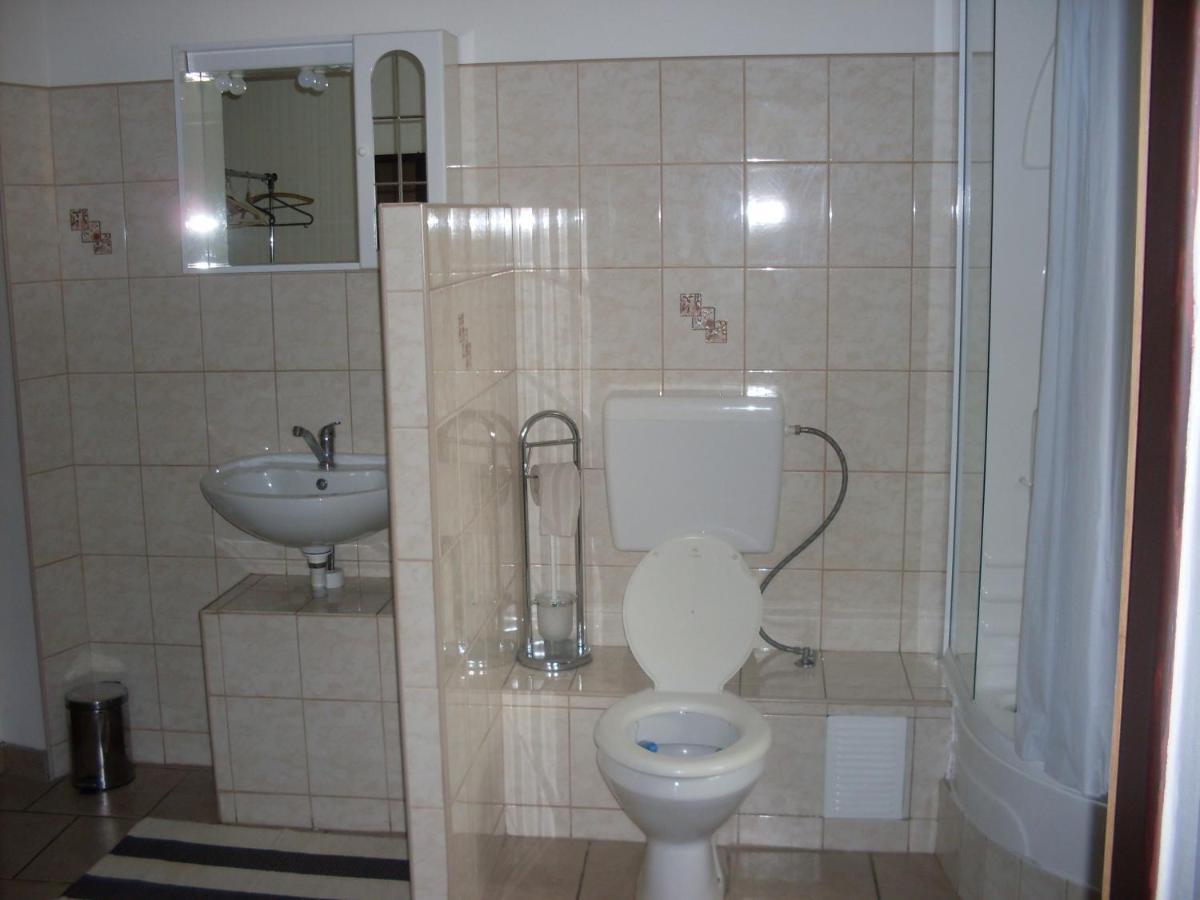 Pension U Kastanu Karlovy Vary Chambre photo